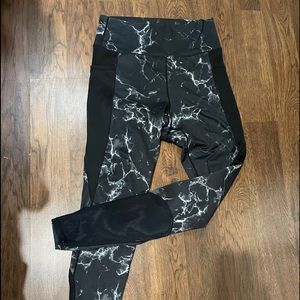 L BuffBunny Black Marble Leggings
